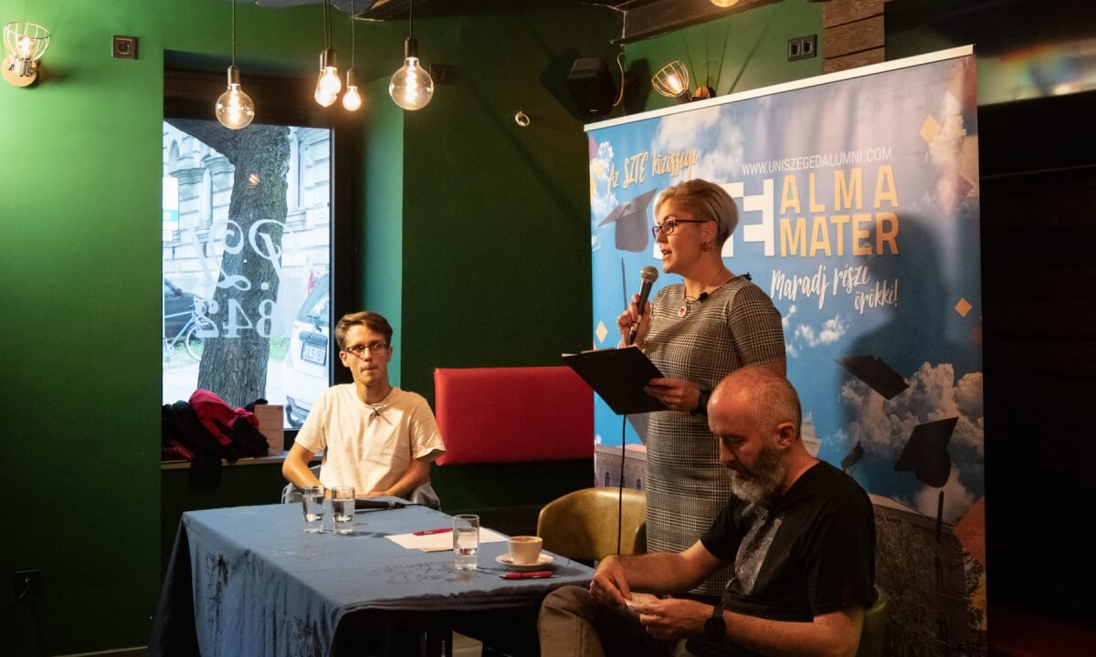 SZTE Alma Mater moderálás